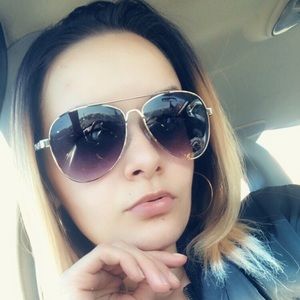 Meet your Posher, Jessica